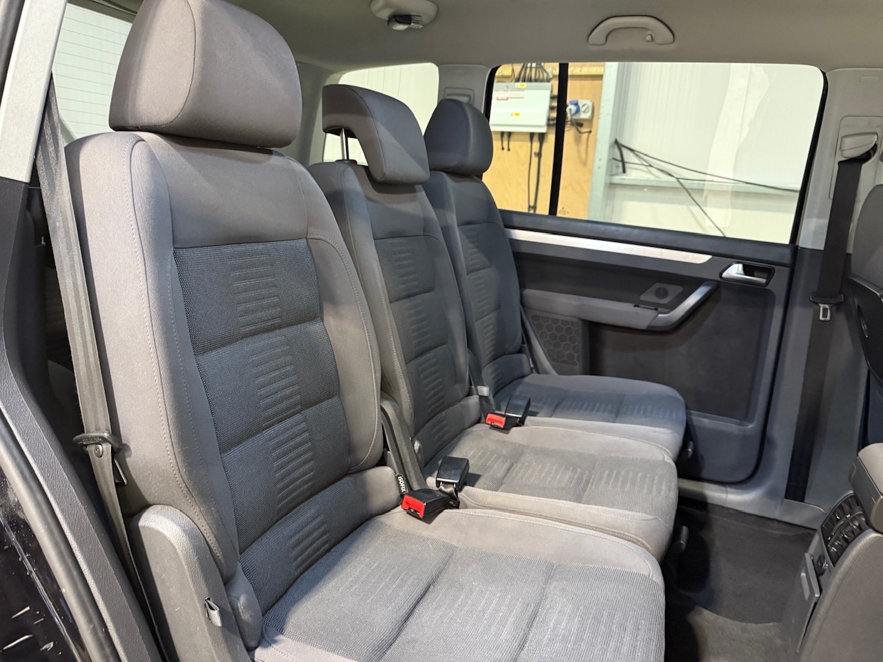 Used Volkswagen Touran 2009 for sale - 76906144: Photo 24