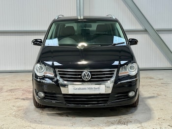 Used Volkswagen Touran 2009 for sale - 76906144: Photo