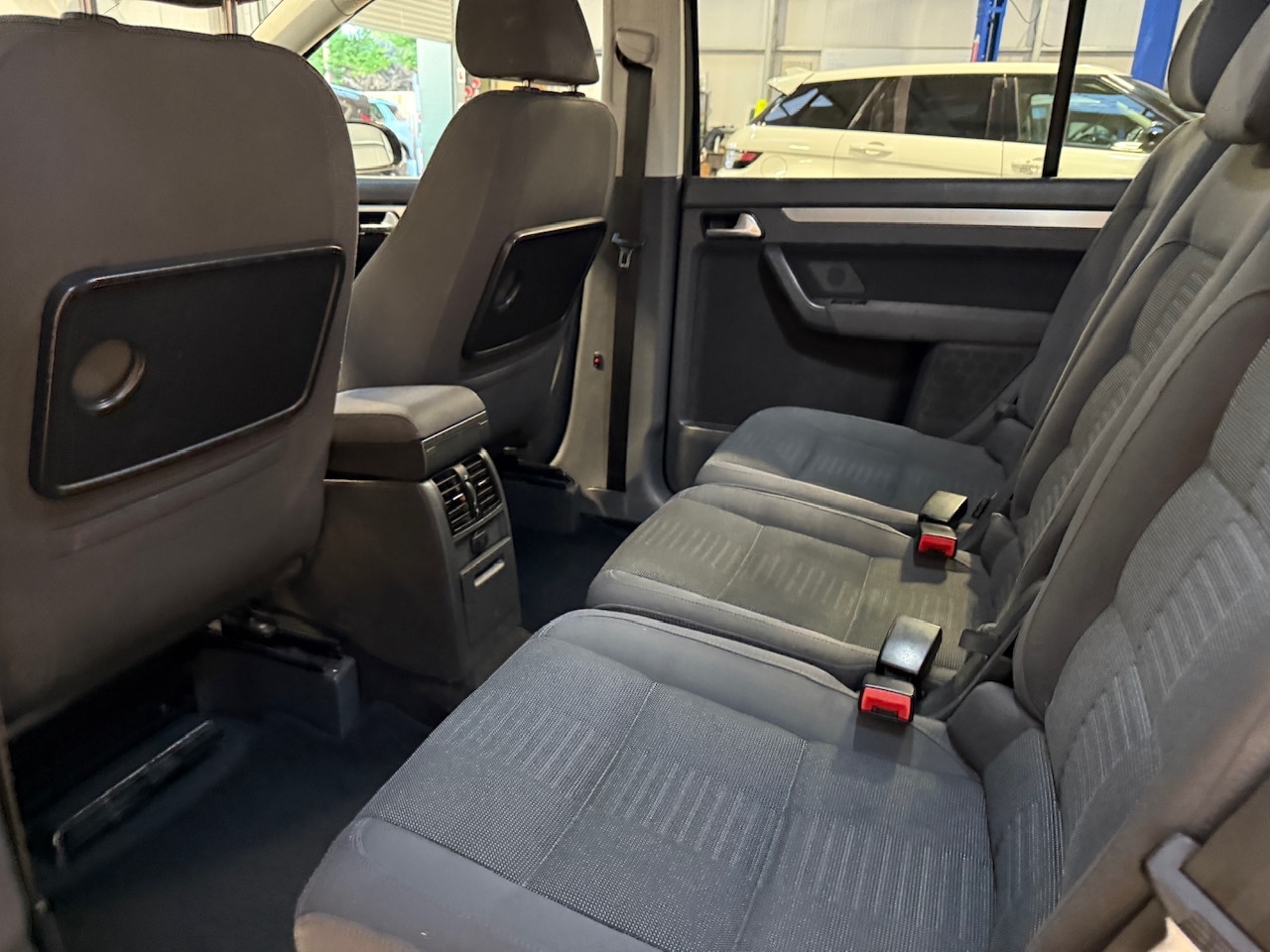 Used Volkswagen Touran 2009 for sale - 76906144: Photo 31