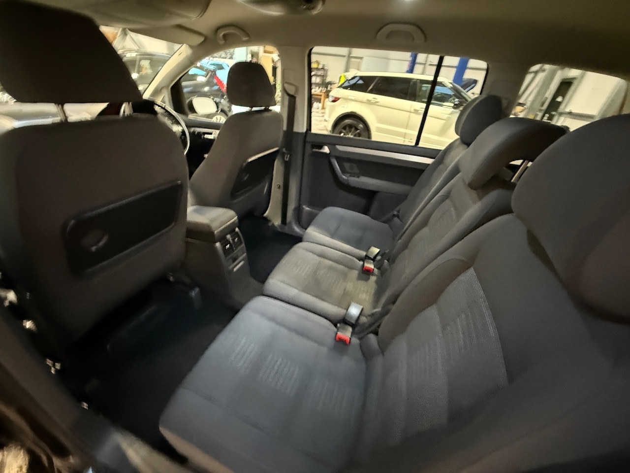 Used Volkswagen Touran 2009 for sale - 76906144: Photo 32