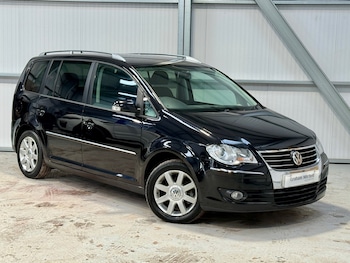 Used Volkswagen Touran 2009 for sale - 76906144: Photo