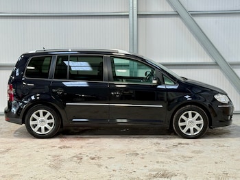 Used Volkswagen Touran 2009 for sale - 76906144: Photo