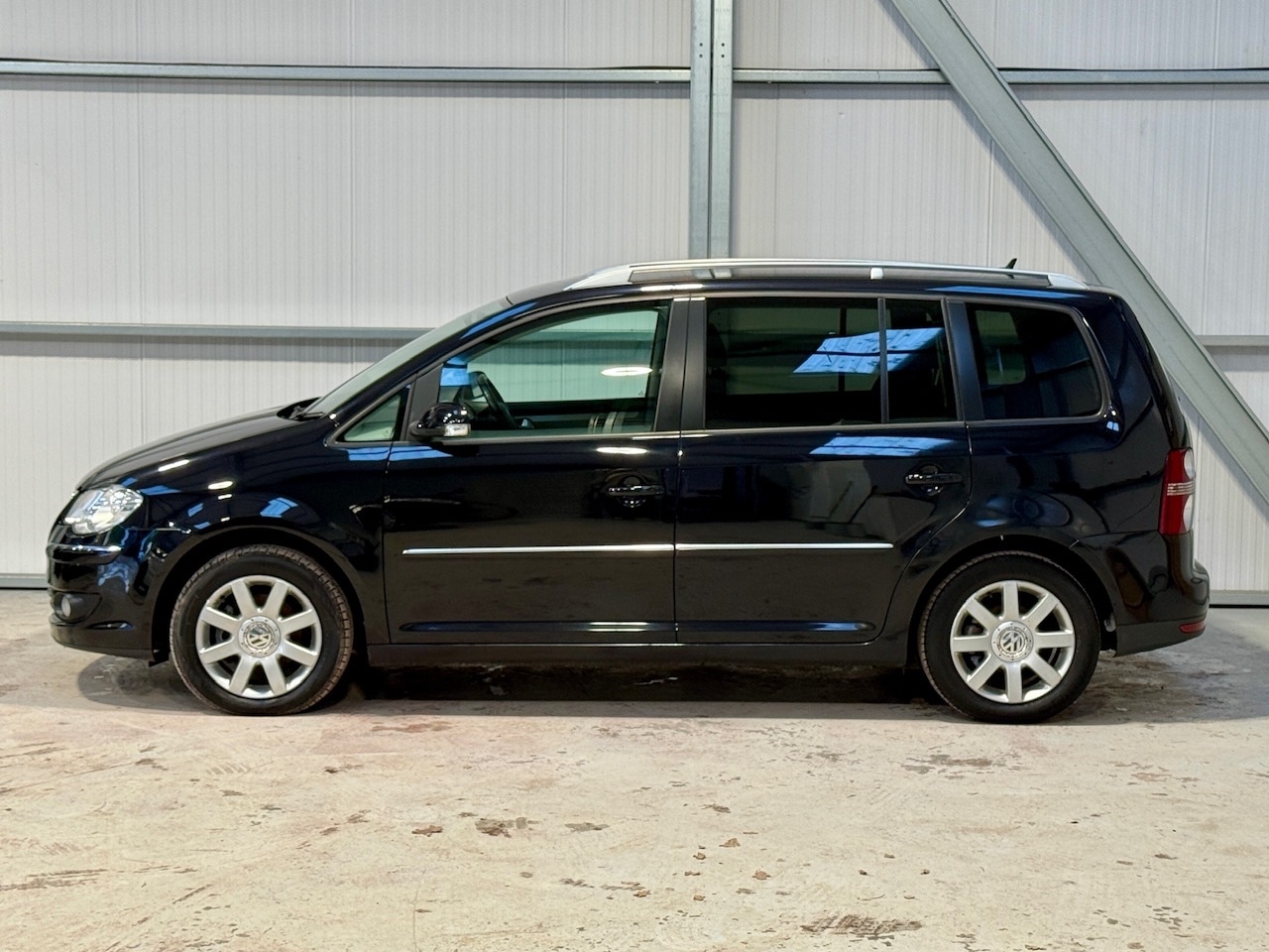 Used Volkswagen Touran 2009 for sale - 76906144: Photo 8