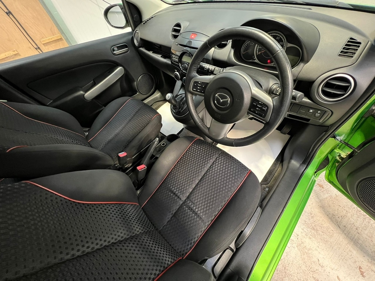 Used Mazda Mazda2 2011 for sale - 76696733: Photo 14