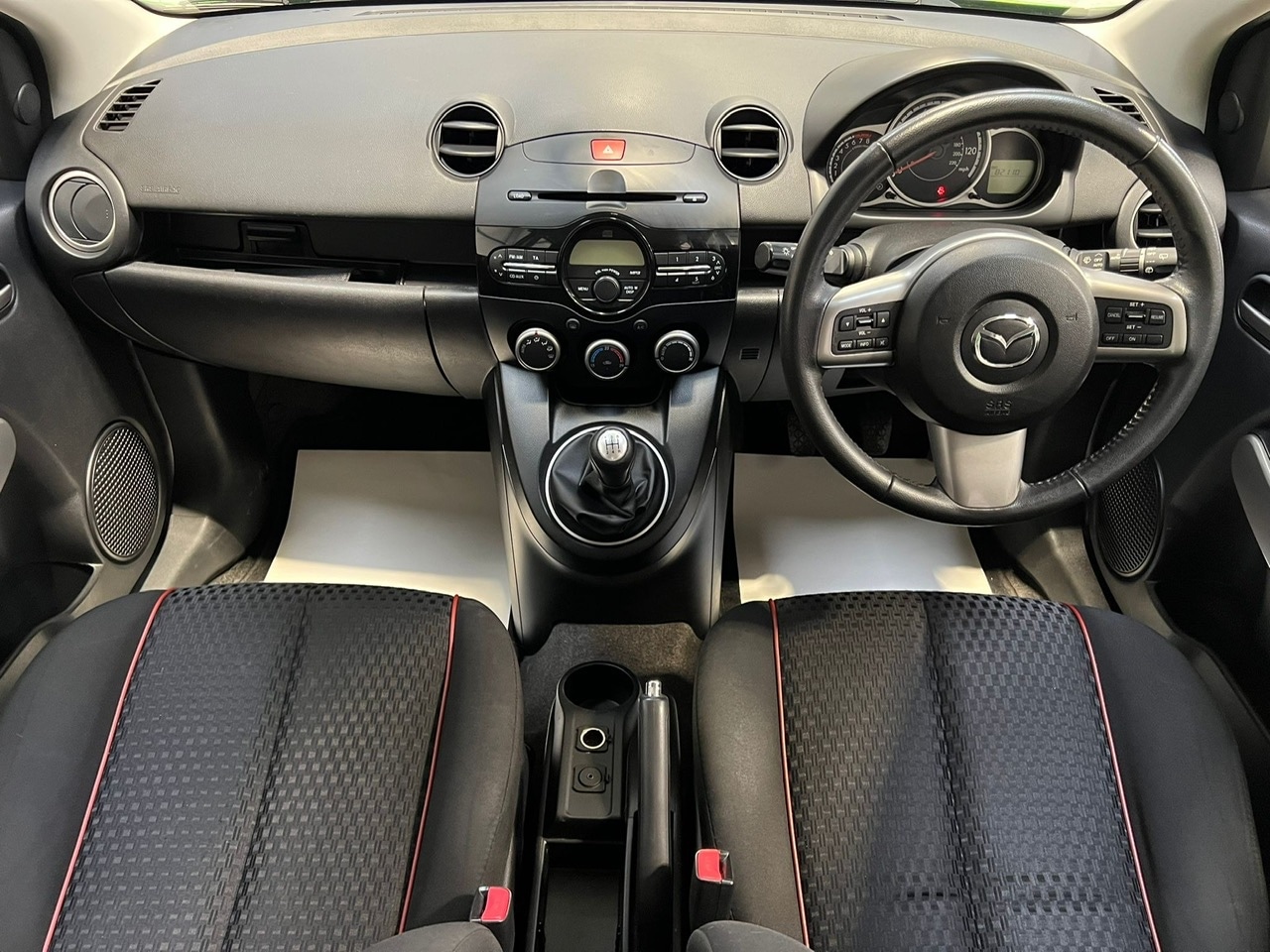 Used Mazda Mazda2 2011 for sale - 76696733: Photo 15