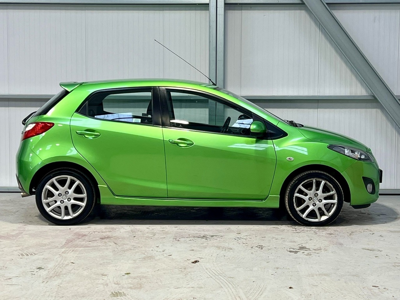 Used Mazda Mazda2 2011 for sale - 76696733: Photo 3