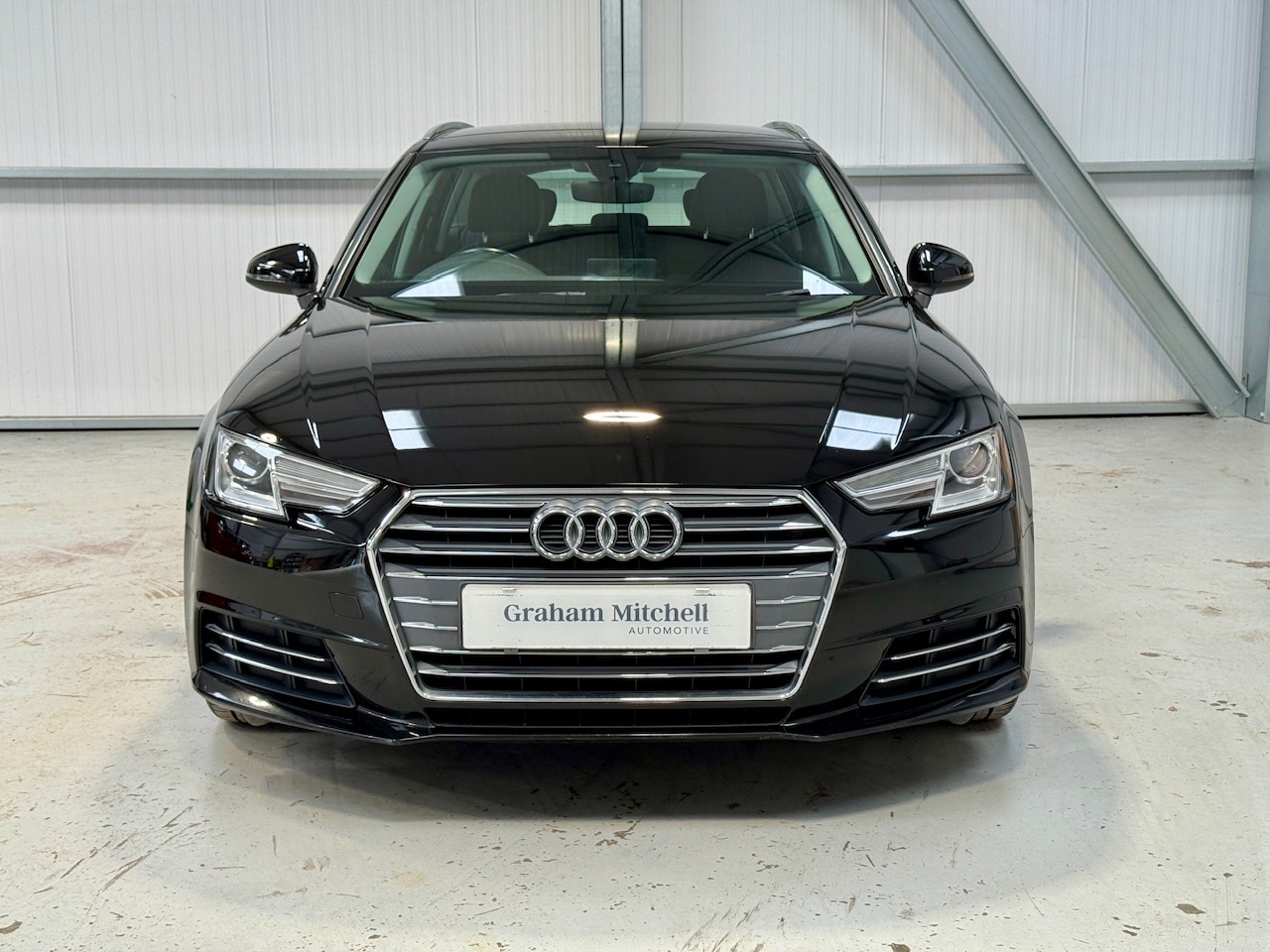 Used Audi A4 2016 for sale - 76319383: Photo 2