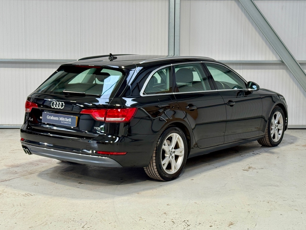 Used Audi A4 2016 for sale - 76319383: Photo 5