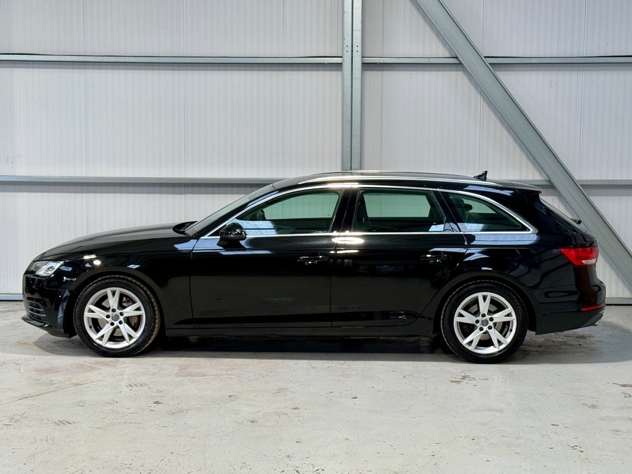 Used Audi A4 2016 for sale - 76319383: Photo 8
