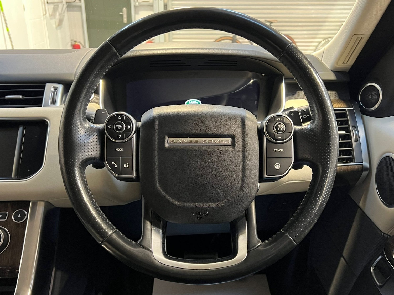 Used Land Rover Range Rover Sport 2016 for sale - 76684469: Photo 14