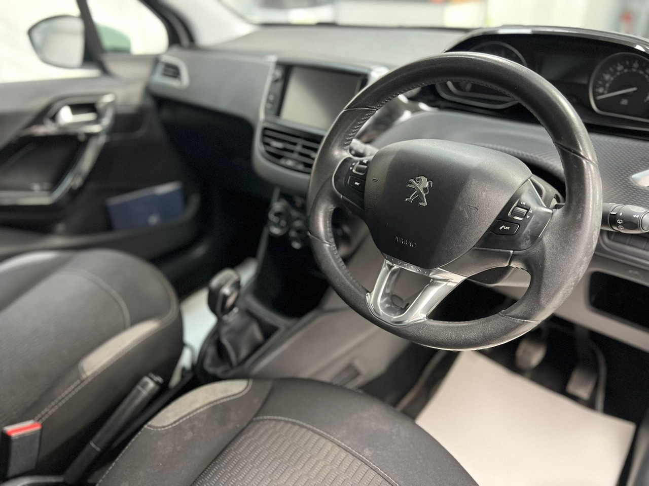 Used Peugeot 208 2016 for sale - 76637662: Photo 10