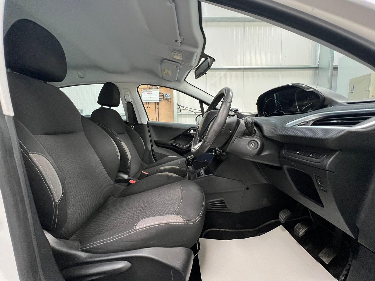 Used Peugeot 208 2016 for sale - 76637662: Photo 16