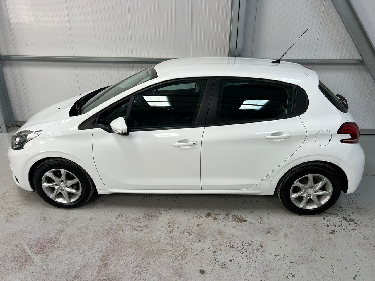 Used Peugeot 208 2016 for sale - 76637662: Photo 38