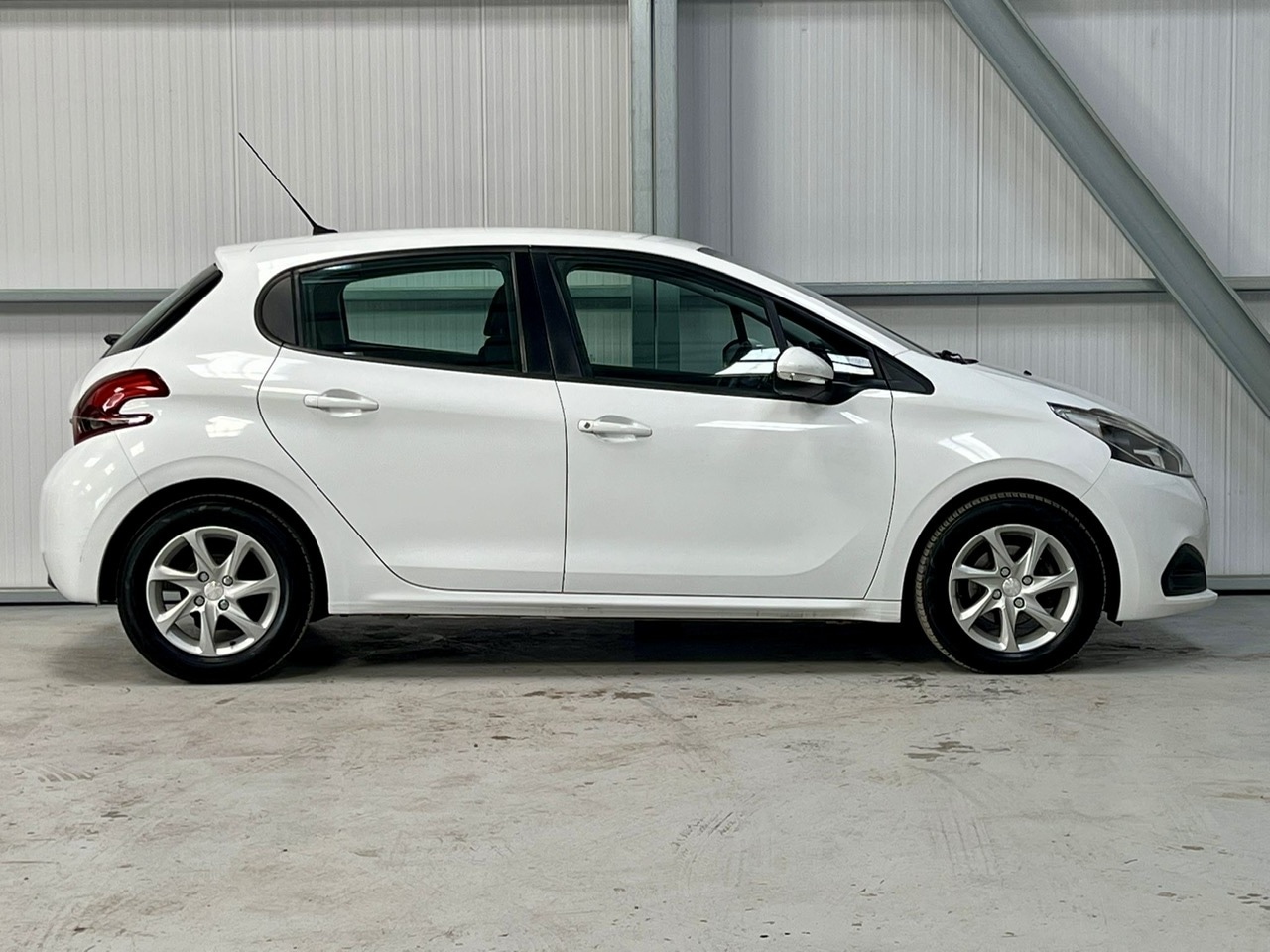 Used Peugeot 208 2016 for sale - 76637662: Photo 4