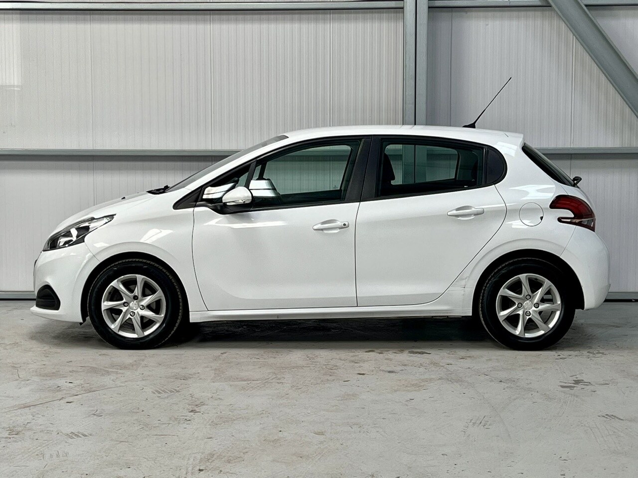 Used Peugeot 208 2016 for sale - 76637662: Photo 8