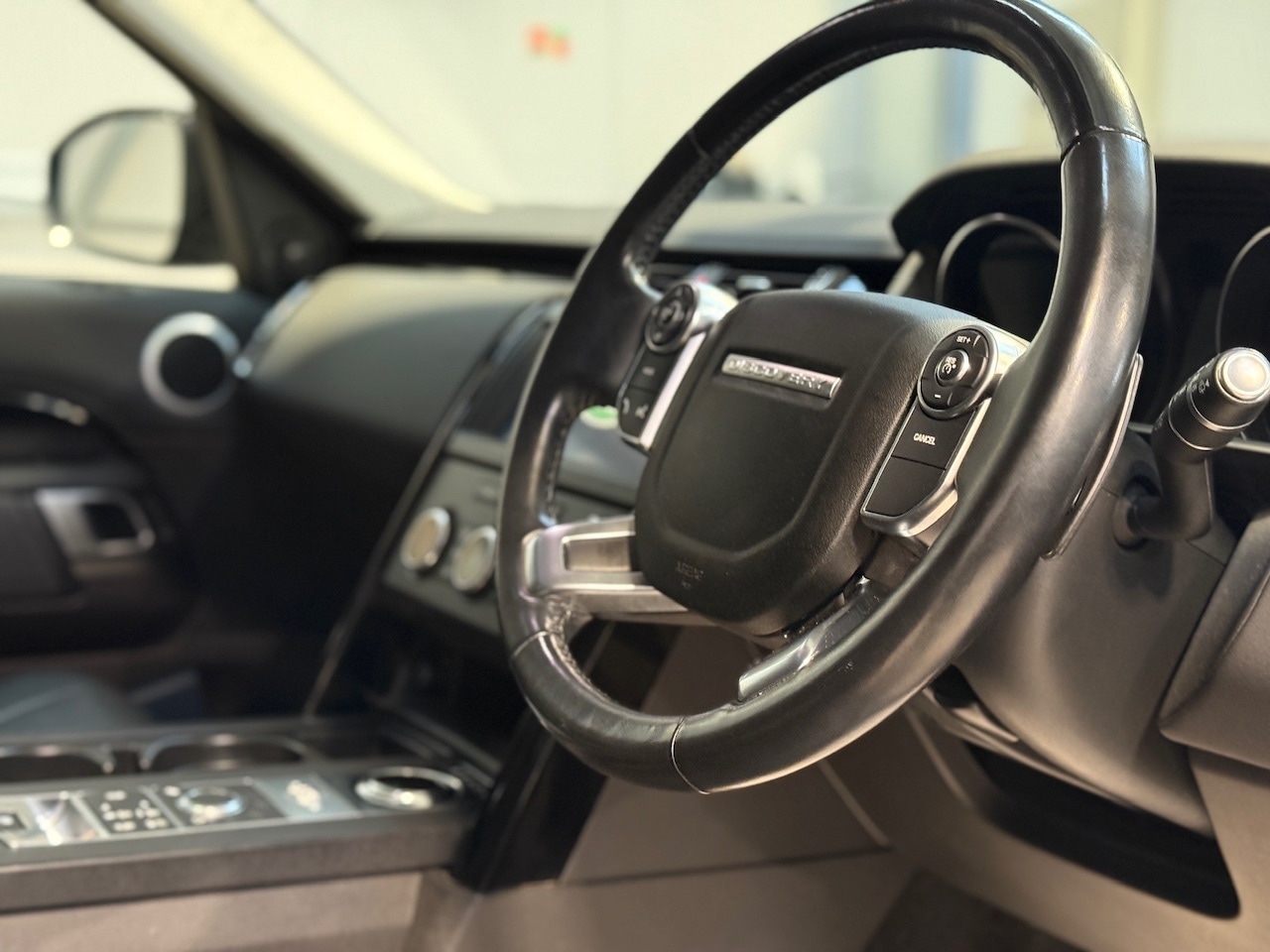 Used Land Rover Discovery 2018 for sale - 77298451: Photo 10