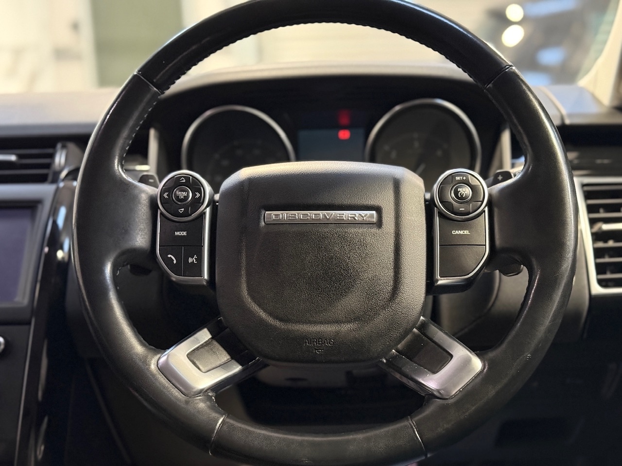 Used Land Rover Discovery 2018 for sale - 77298451: Photo 16