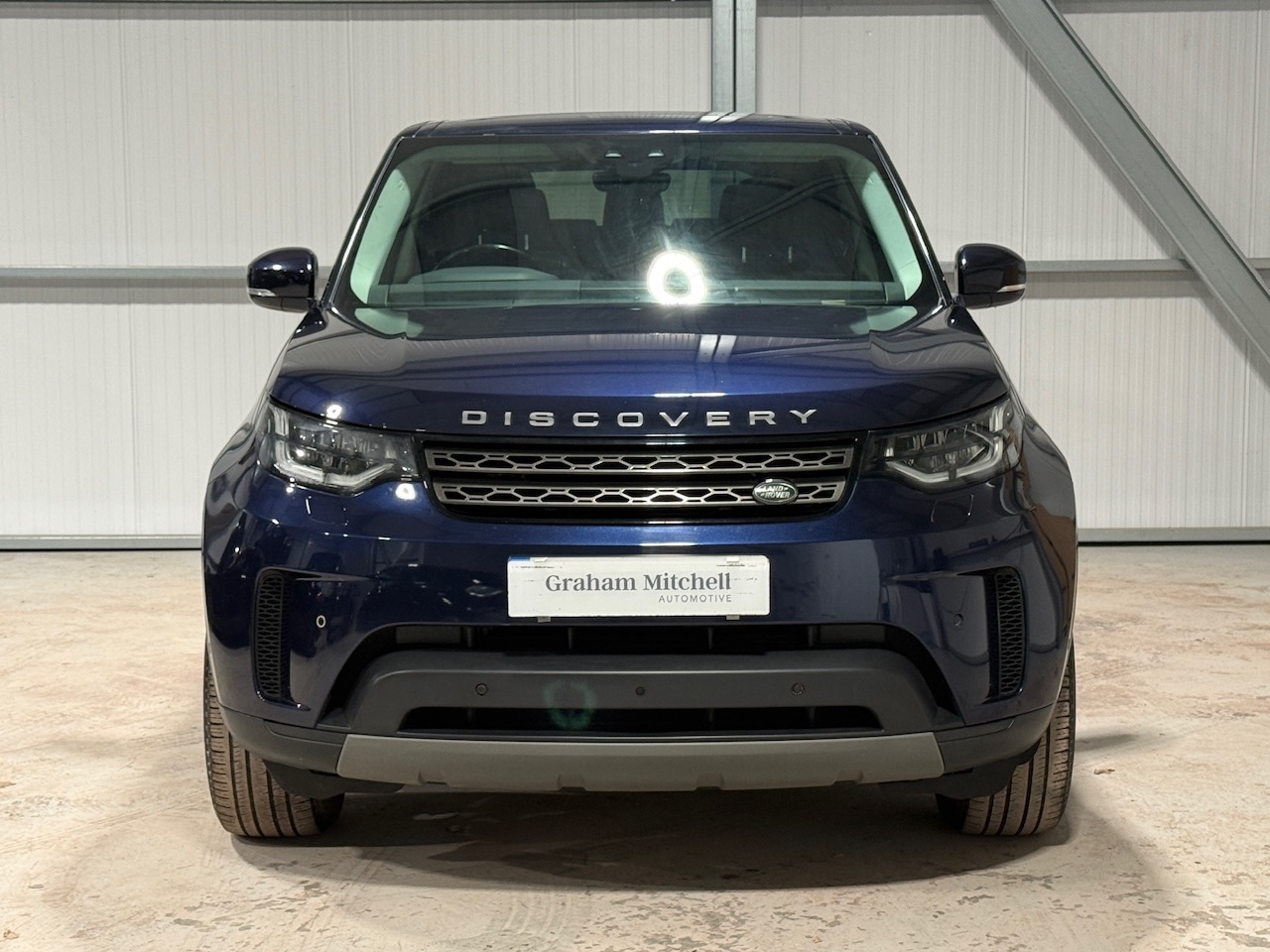 Used Land Rover Discovery 2018 for sale - 77298451: Photo 2