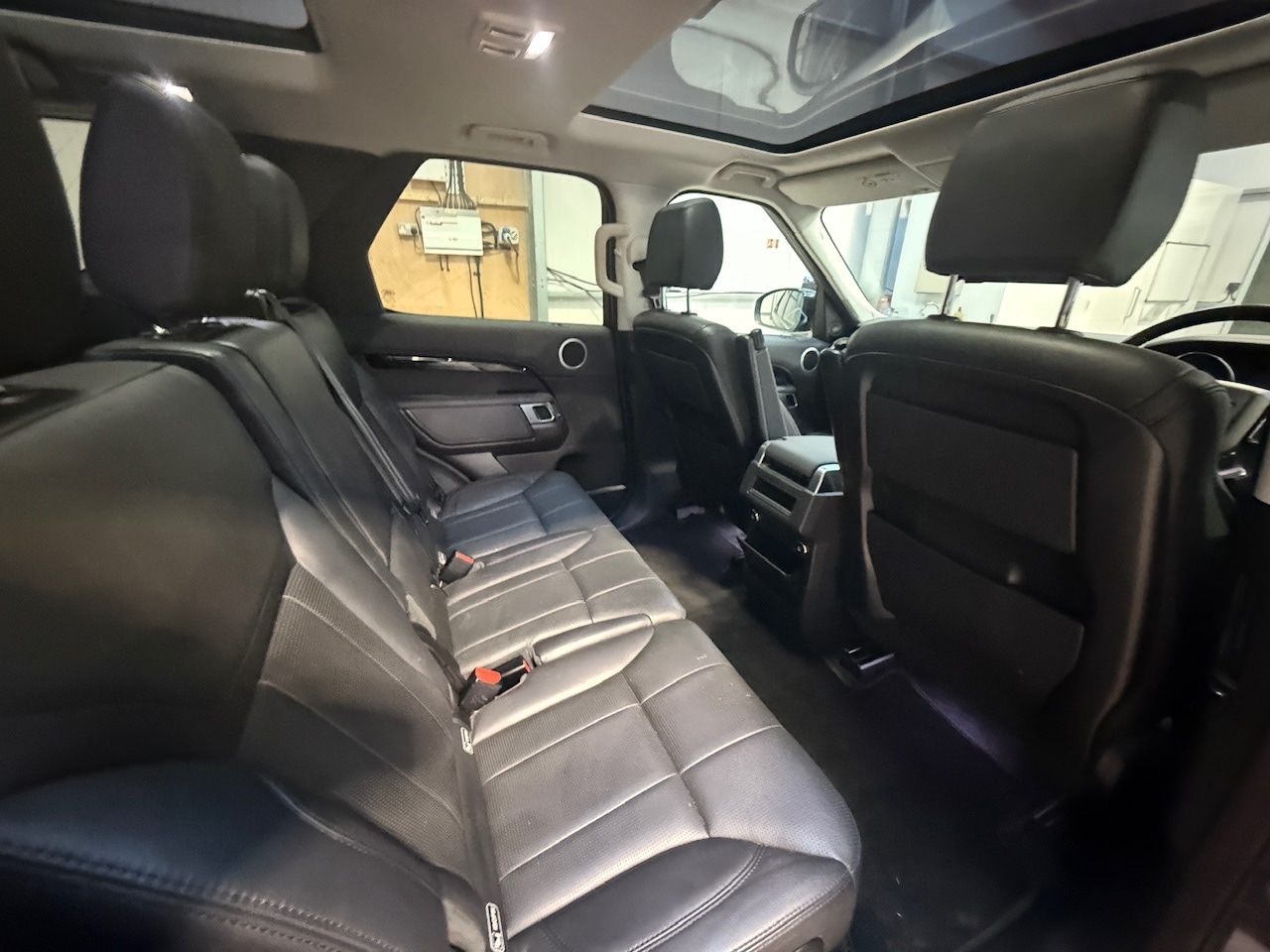 Used Land Rover Discovery 2018 for sale - 77298451: Photo 29