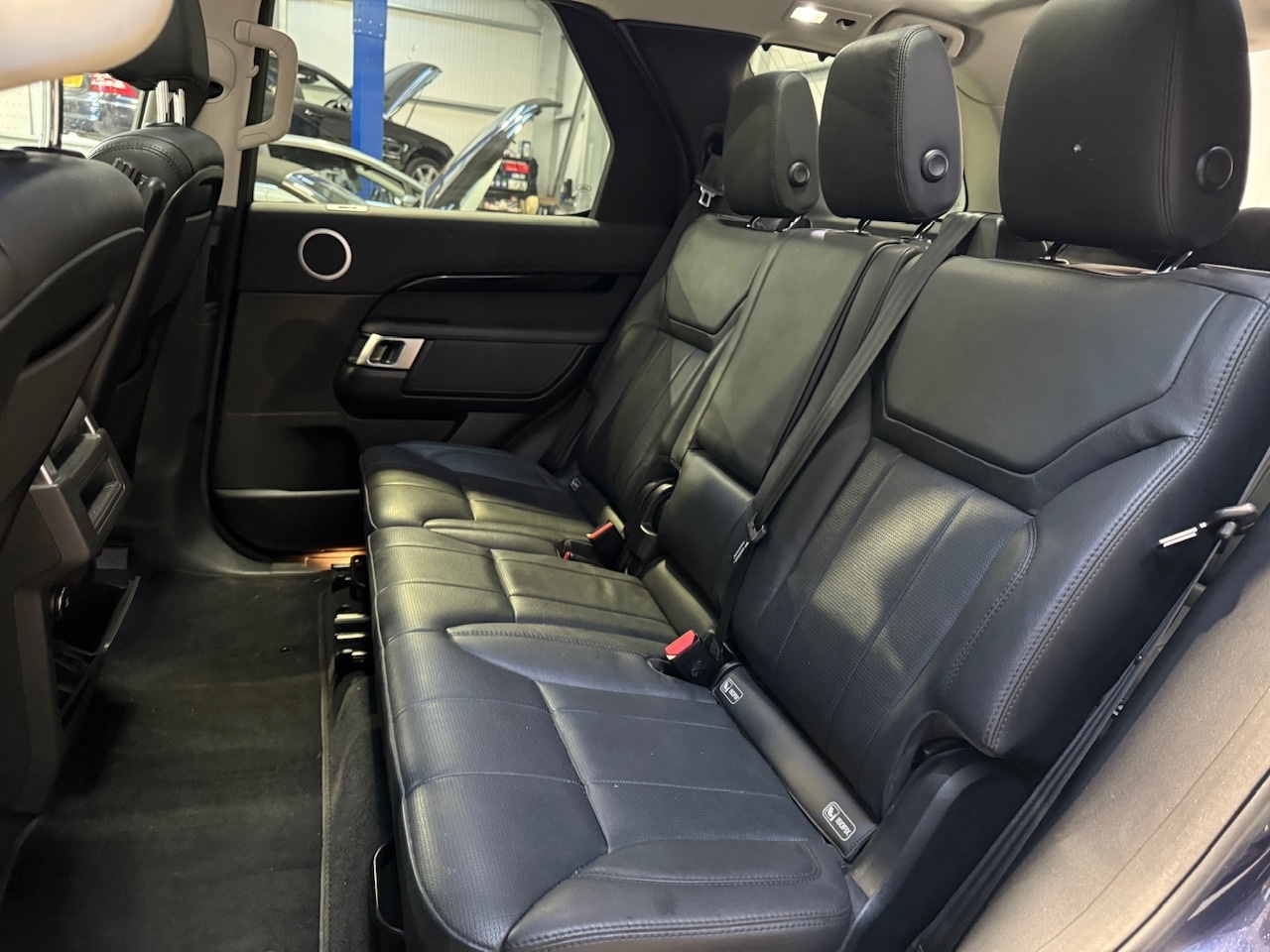 Used Land Rover Discovery 2018 for sale - 77298451: Photo 32