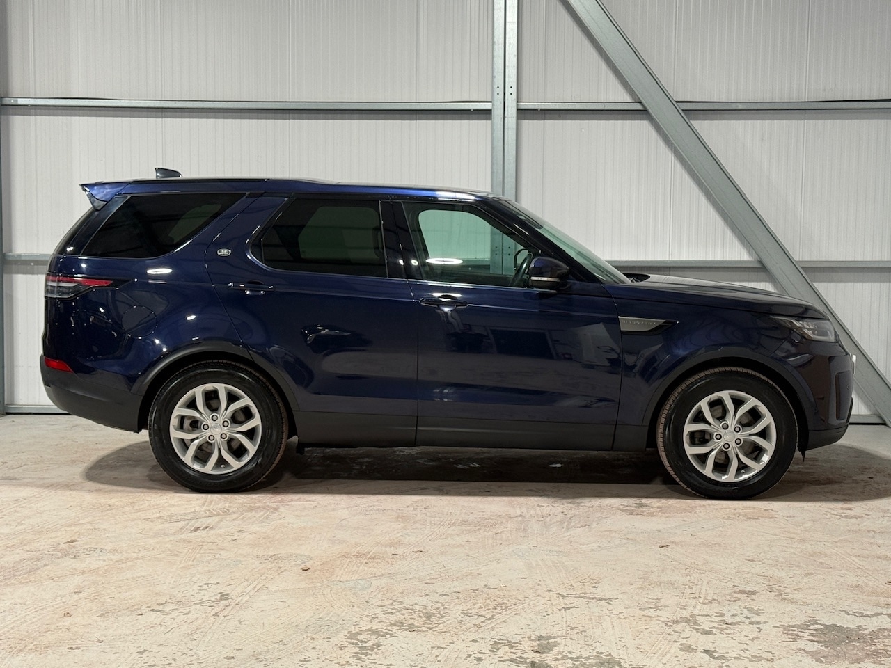 Used Land Rover Discovery 2018 for sale - 77298451: Photo 4