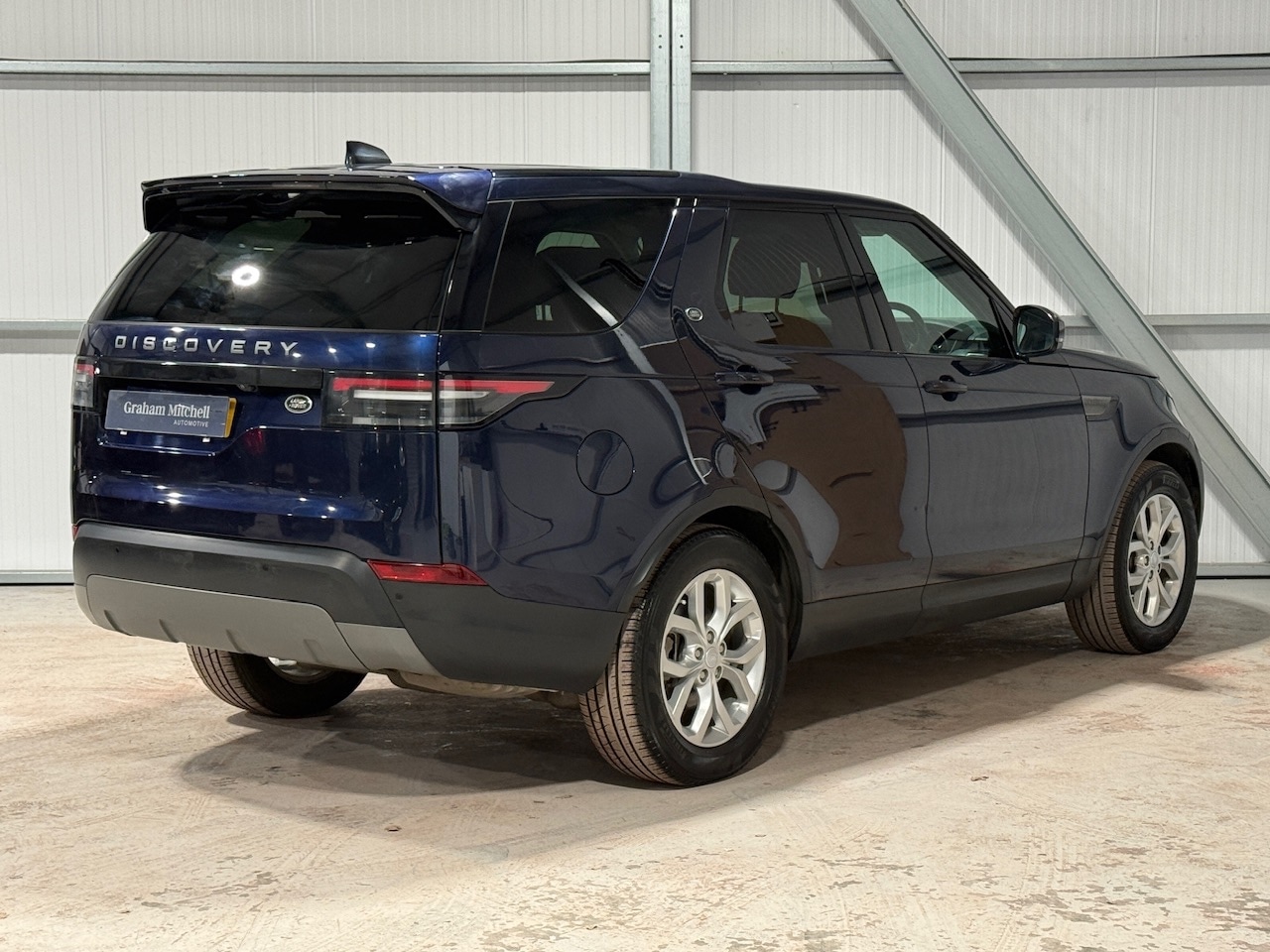 Used Land Rover Discovery 2018 for sale - 77298451: Photo 5