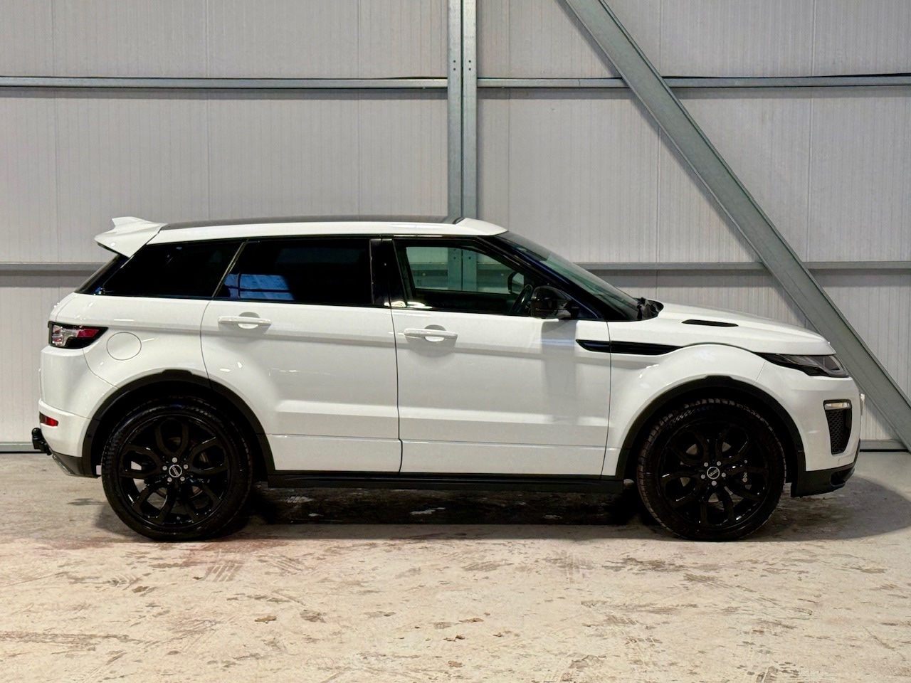 Used Land Rover Range Rover Evoque 2015 for sale - 76896489: Photo 4
