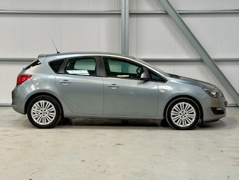 Used Vauxhall Astra 2013 for sale - 75918955: Photo