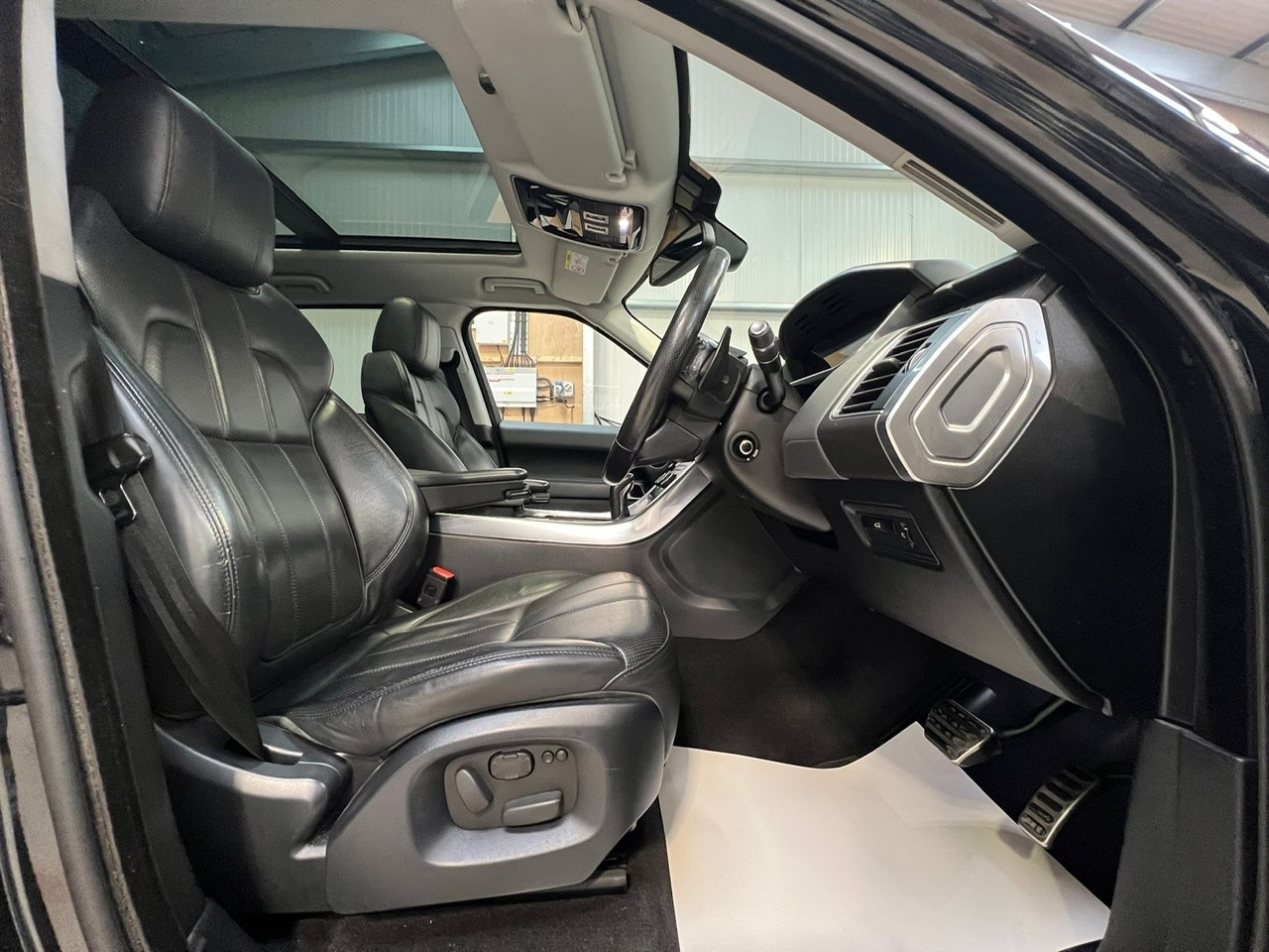 Used Land Rover Range Rover Sport 2015 for sale - 76366341: Photo 15