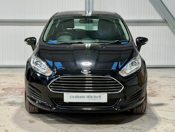 Used Ford Fiesta 2015 for sale - 76908272: Photo