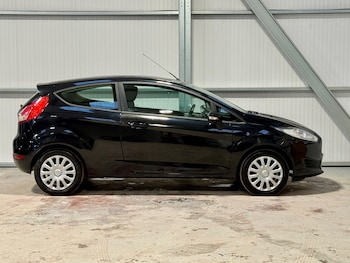 Used Ford Fiesta 2015 for sale - 76908272: Photo