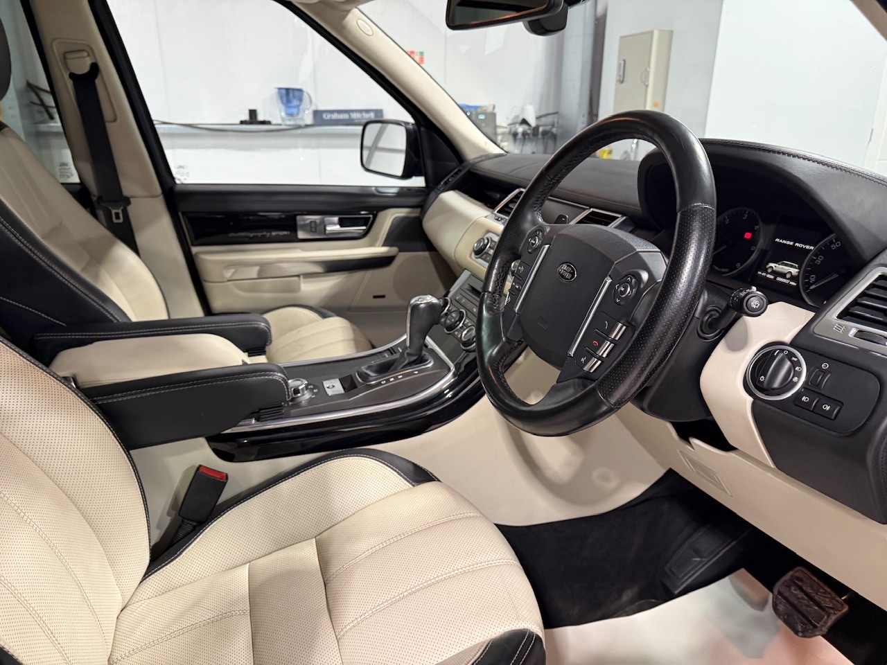 Used Land Rover Range Rover Sport 2010 for sale - 77297973: Photo 18