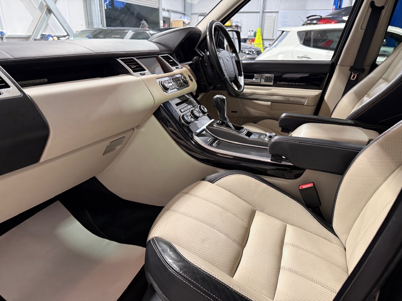 Used Land Rover Range Rover Sport 2010 for sale - 77297973: Photo 24