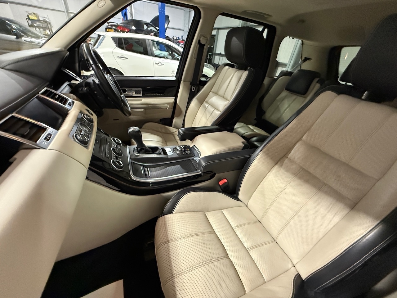 Used Land Rover Range Rover Sport 2010 for sale - 77297973: Photo 25