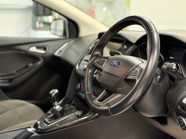 Used Ford Focus 2015 for sale - 76320469: Photo 10