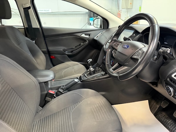 Used Ford Focus 2015 for sale - 76320469: Photo 17