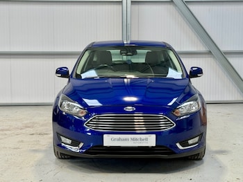 Used Ford Focus 2015 for sale - 76320469: Photo 2