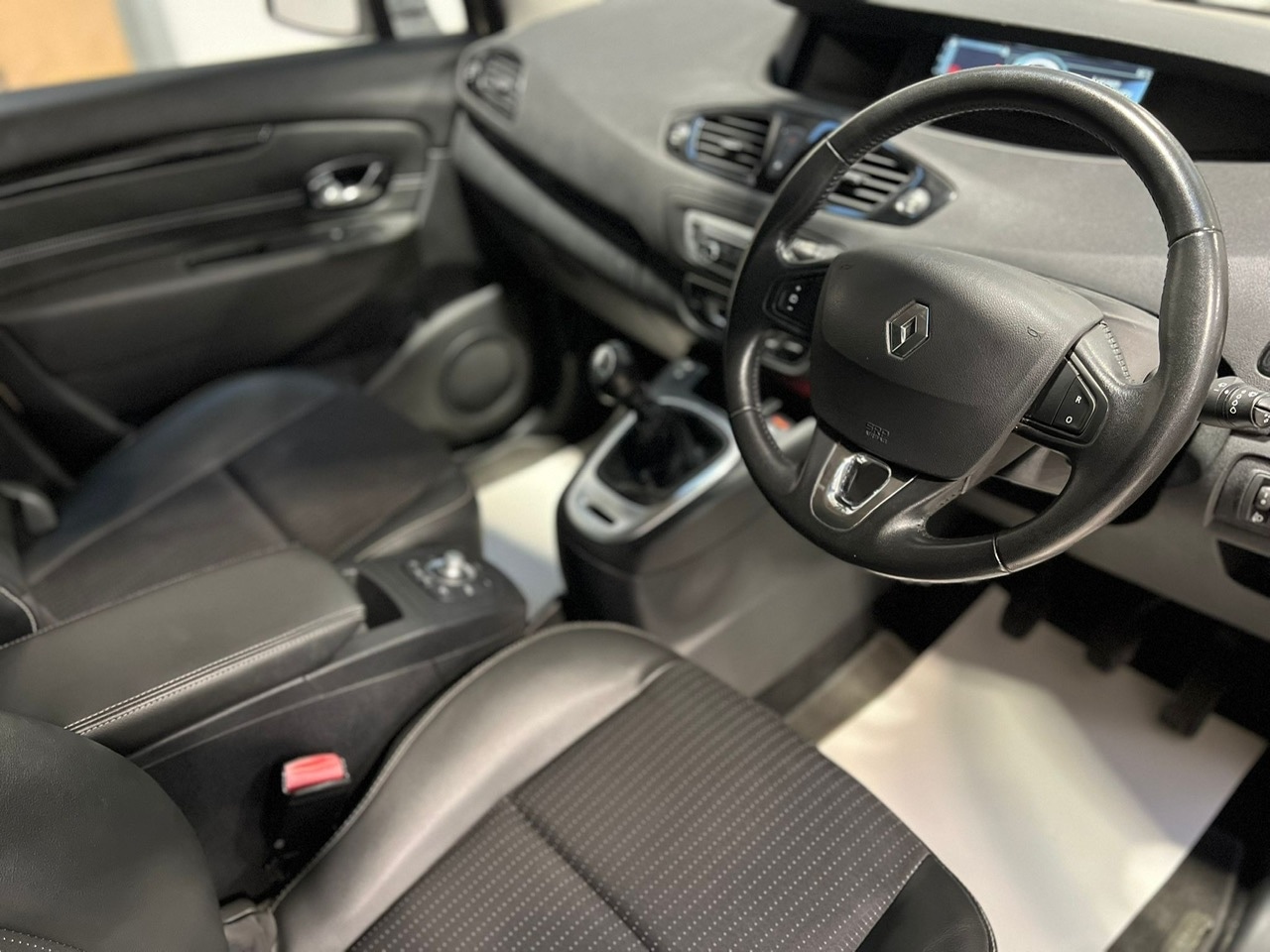 Used Renault Scenic 2015 for sale - 76673126: Photo 10