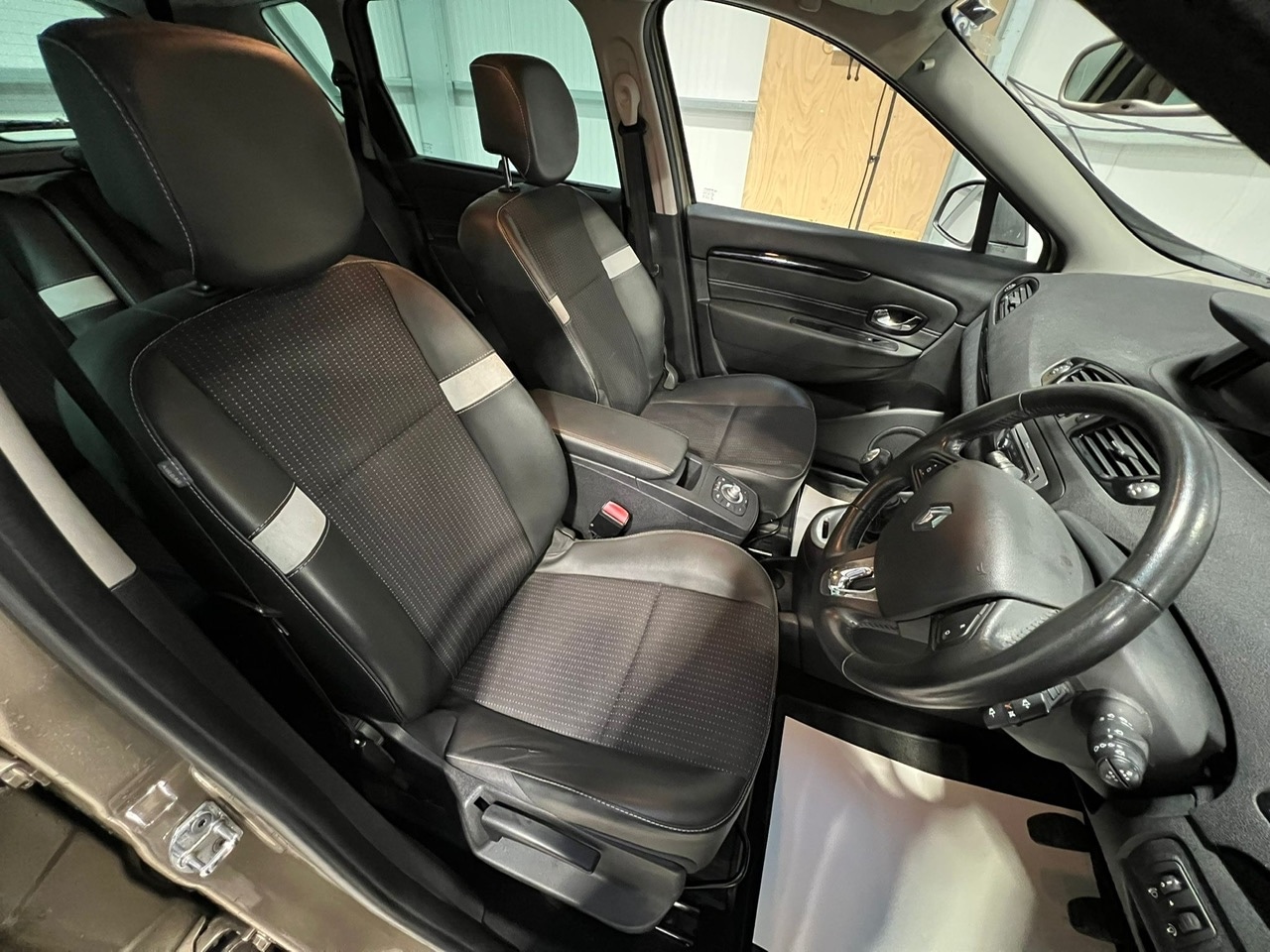 Used Renault Scenic 2015 for sale - 76673126: Photo 14