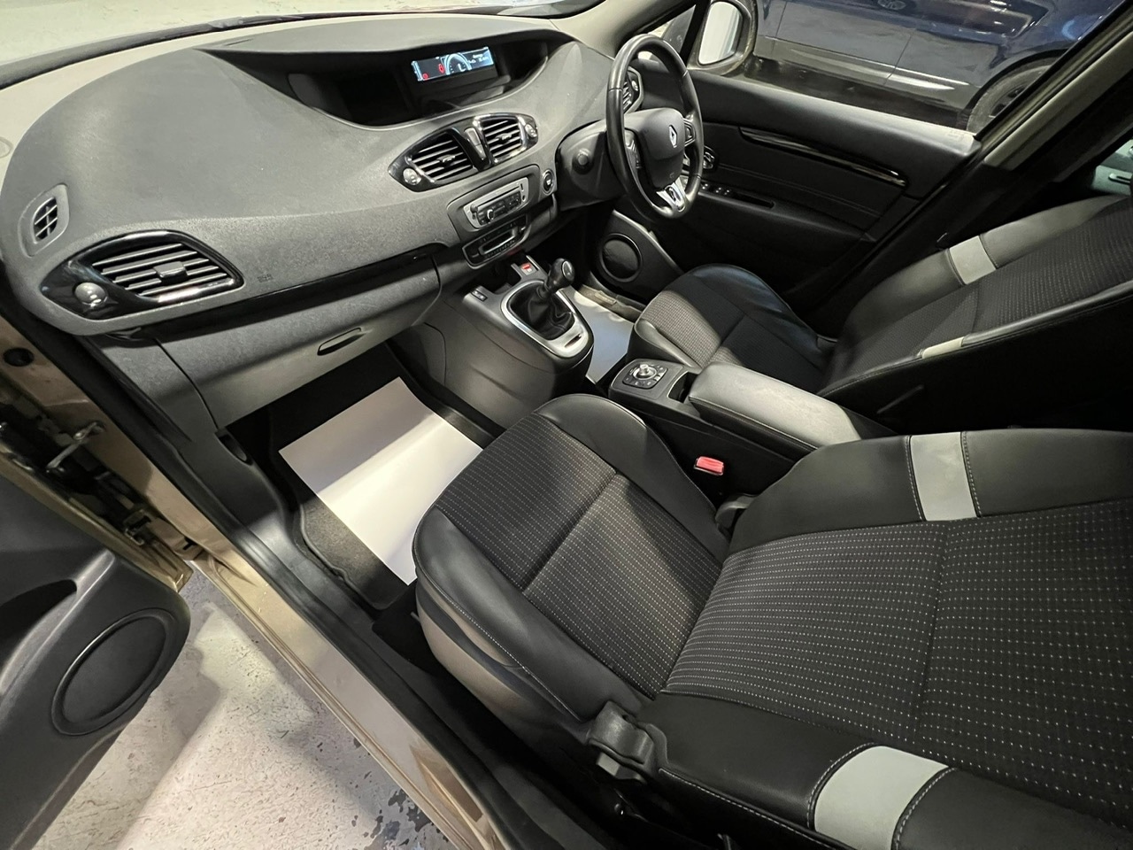 Used Renault Scenic 2015 for sale - 76673126: Photo 19