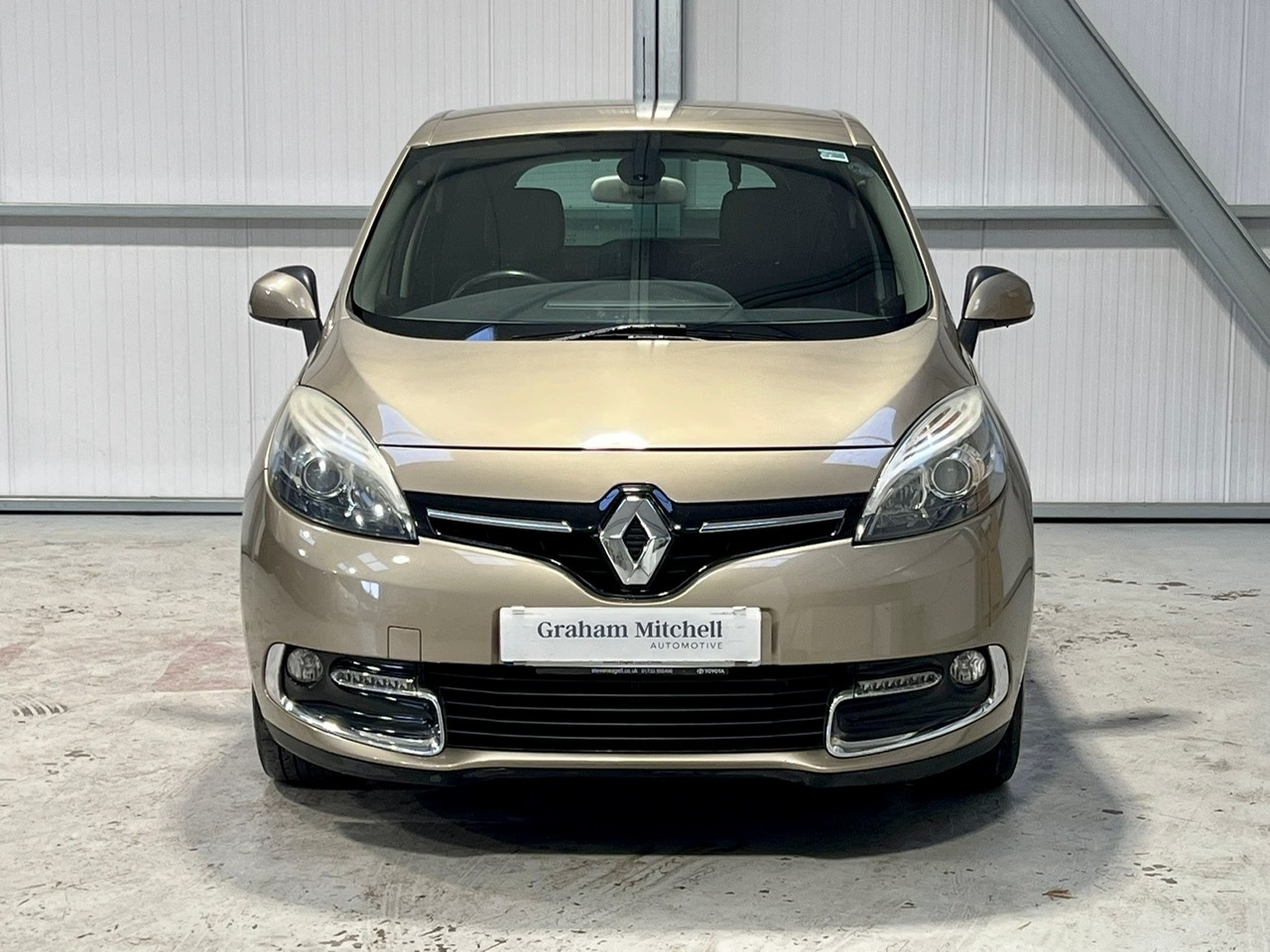 Used Renault Scenic 2015 for sale - 76673126: Photo 2