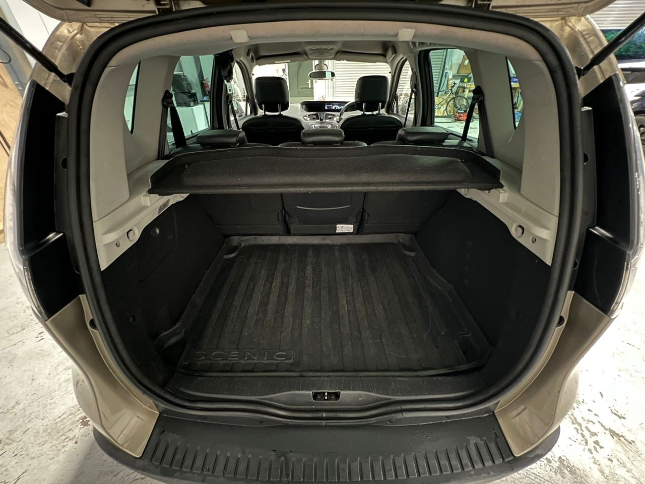 Used Renault Scenic 2015 for sale - 76673126: Photo 30