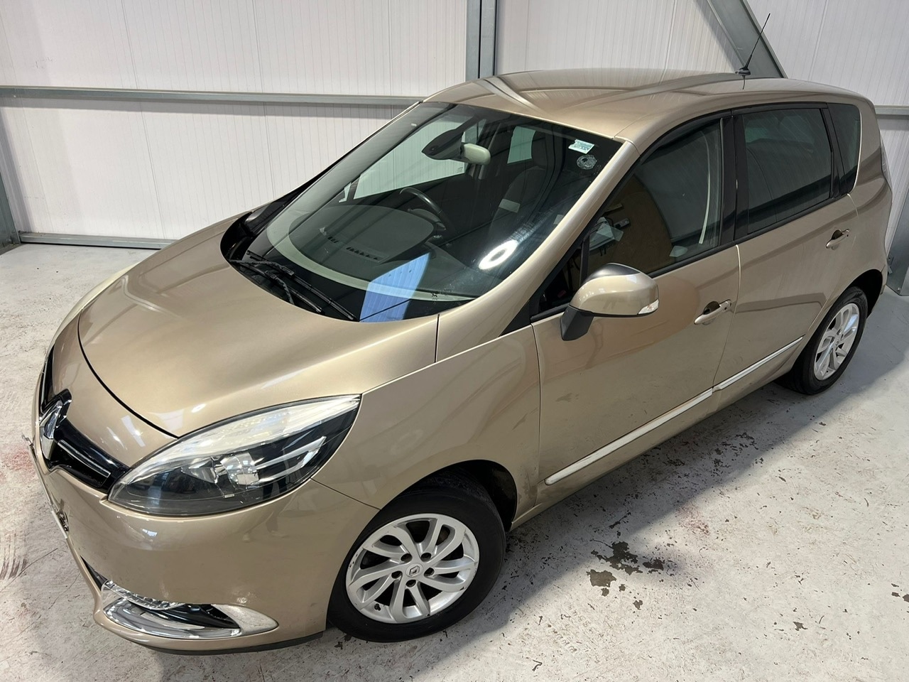 Used Renault Scenic 2015 for sale - 76673126: Photo 31