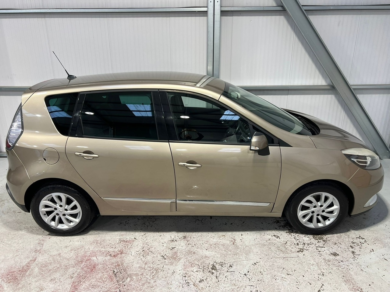 Used Renault Scenic 2015 for sale - 76673126: Photo 34