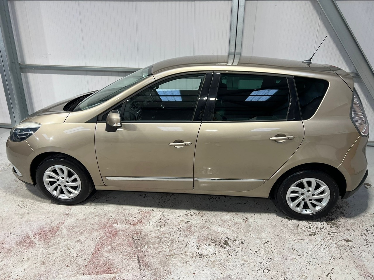 Used Renault Scenic 2015 for sale - 76673126: Photo 35