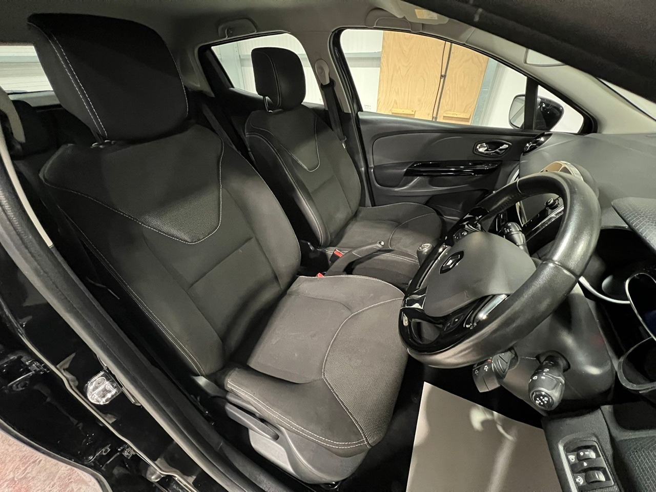 Used Renault Clio 2014 for sale - 76699147: Photo 15