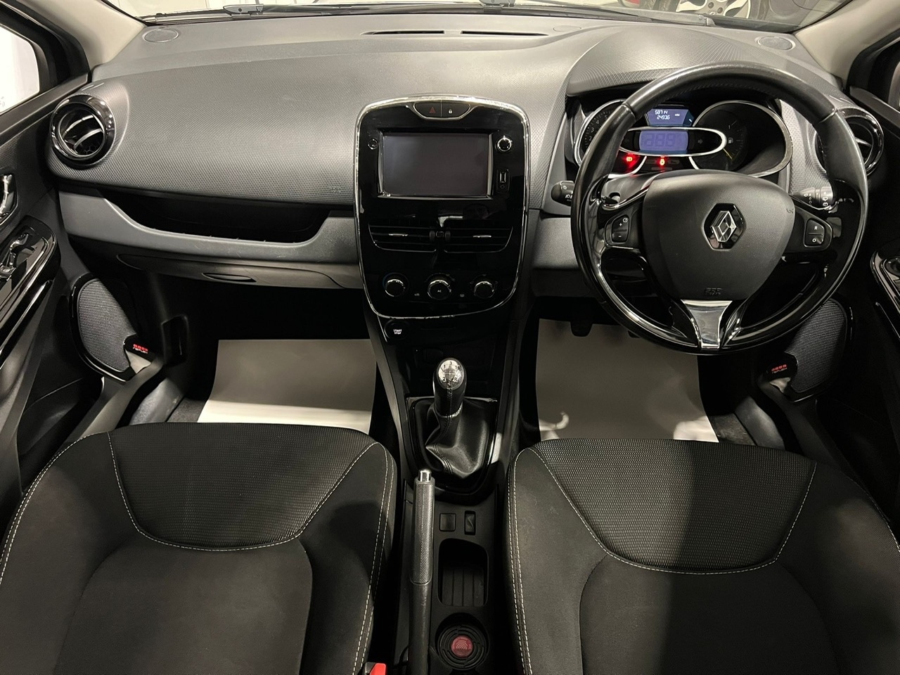 Used Renault Clio 2014 for sale - 76699147: Photo 16