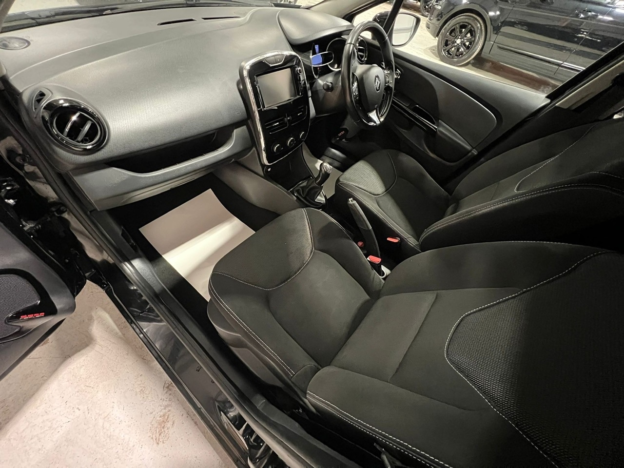 Used Renault Clio 2014 for sale - 76699147: Photo 19