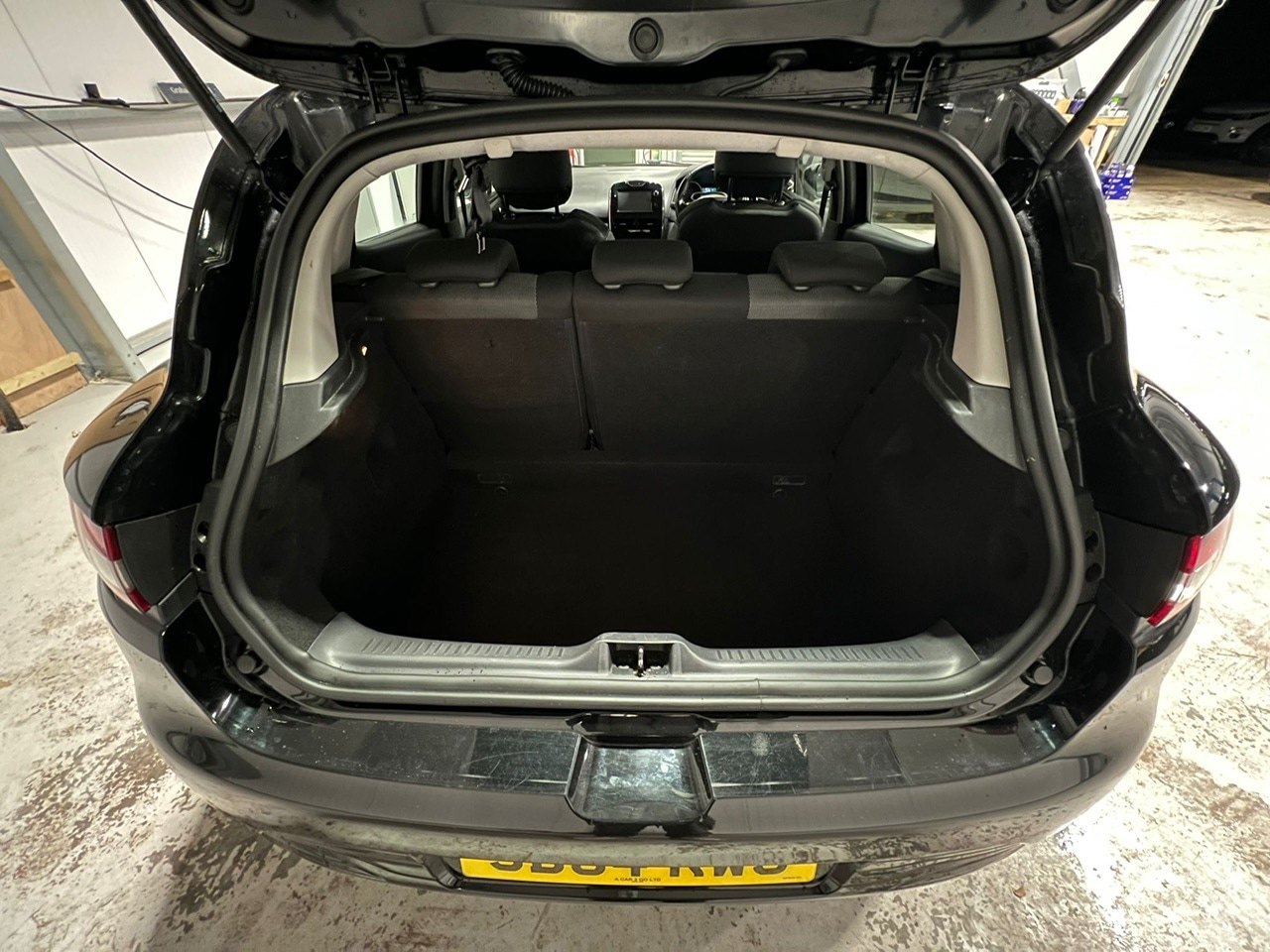 Used Renault Clio 2014 for sale - 76699147: Photo 30