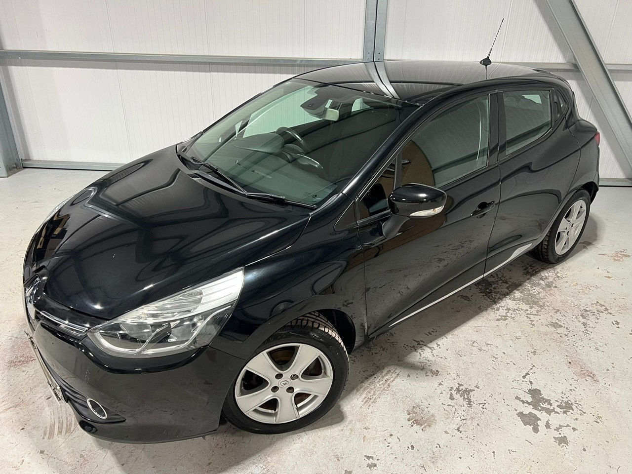 Used Renault Clio 2014 for sale - 76699147: Photo 31